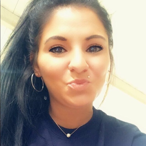 Meet your Posher, Kati - Picture 2 of 2